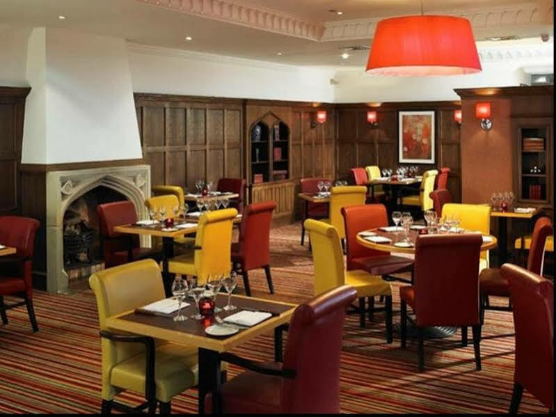 The Aberdeen Dyce Hotel Экстерьер фото